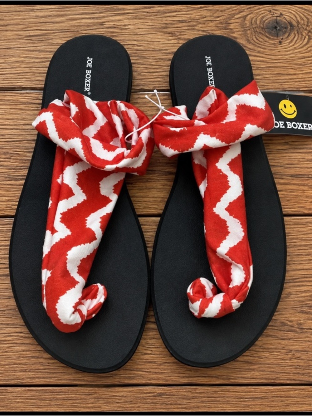 Joe Boxer Red & White Zigzag Fabric Twist Toe Sandals